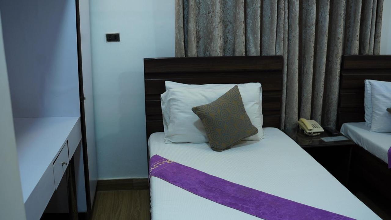 Hotel Hilton Bayview Lnn Karaczi Zewnętrze zdjęcie